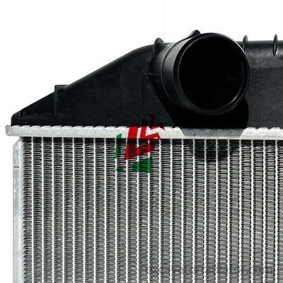 Zubehör für Lkw-Kühler für Hino R415 Aluminium-Kühlsystem Lkw-Wasserbehälter